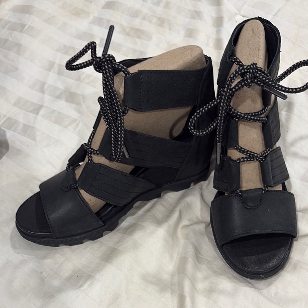 NWT - Sorel Joanie II Lace Sandals - size 7